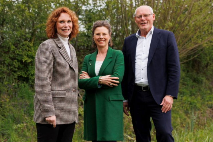 Met nieuwe brillen op naar de toekomst kijken Met nieuwe brillen op naar de toekomst kijken