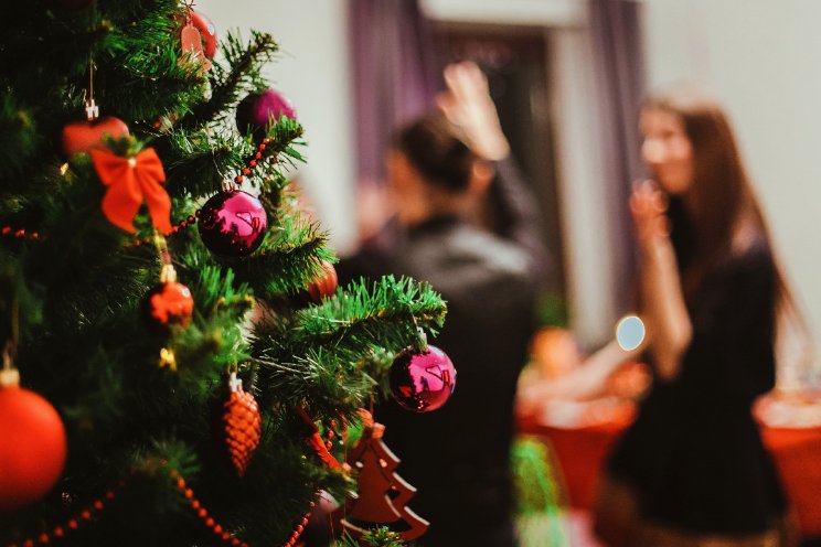 Voorkom dat kerstborrel uit de hand loopt... Voorkom dat kerstborrel uit de hand loopt...