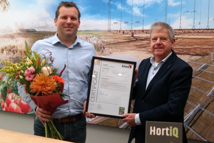 Horconex neemt HortiQ-certificaat in ontvangst